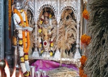 Annapurna Temple in Varanasi : 17 दिवसीय महाव्रत 24 नवंबर से शुरू, महंत के हाथों मिलेगा 17 गांठ का धागा