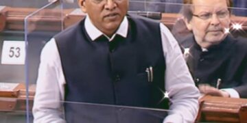 बच्चों को वैक्सीन देने और कोरोना के खिलाफ बूस्टर डोज लगाने का फैसला विशेषज्ञों की टीम करेगी : स्वास्थ्य मंत्री मनसुख मांडविया