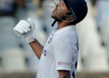 IND vs NZ :  मयंक अग्रवाल ने जड़ी धमाकेदार सेंचुरी, पहले दिन भारत ने 4 विकेट खोकर बनाए 221 रन