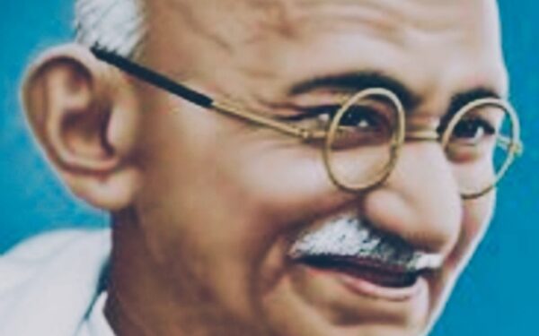 राष्ट्रपिता महात्मा गांधी के खिलाफ अपमानजनक टिप्पणी करने को लेकर रायपुर में कालीचरण महाराज के खिलाफ एफआईआर दर्ज