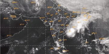  चक्रवाती तूफान ‘जवाद’ के गहरे दबाव में तब्दील होकर कमजोर पड़ने के आसार, ओडिशा और आंध्र प्रदेश के लिए राहत