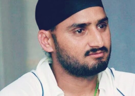 भारतीय क्रिकेट टीम के दिग्गज ऑफ स्पिनर हरभजन सिंह ने क्रिकेट के सभी प्रारूपों से लिया संन्यास