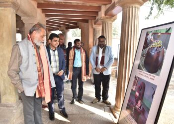 वाराणसी में भारतीय सनातन परम्परा विषय पर छायाचित्र प्रदर्शनी का गुरुधाम मन्दिर परिसर में आयोजन, सुबह 10.30 से सांय 5 तक का समय