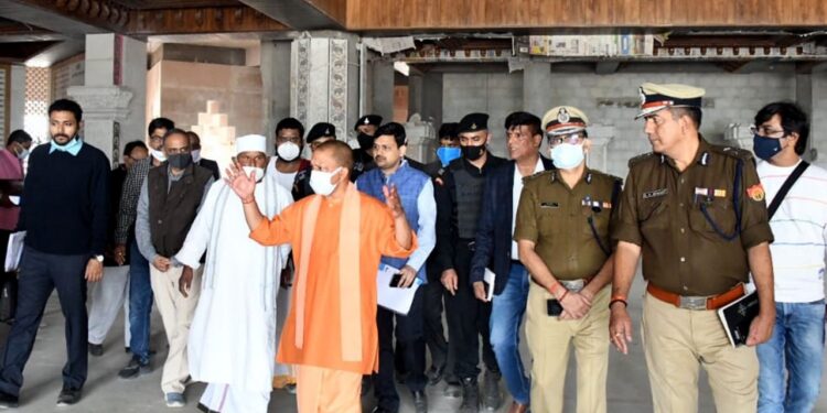 वाराणसी में मुख्यमंत्री योगी आदित्यनाथ ने उमरहा में स्वर्वेद मंदिर का स्थलीय निरीक्षण कर प्रधानमंत्री के कार्यक्रम की तैयारियों का लिया जायजा
