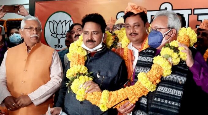 अखिलेश देख रहे मुंगेरी लाल के हसीन सपने, 2022 में फिर बनेगी भाजपा सरकार : लक्ष्मीकांत बाजपेयी