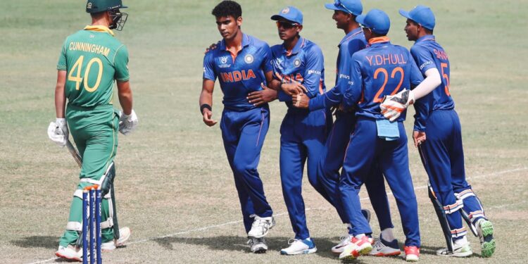 Under-19 World Cup : भारत ने दक्षिण अफ्रीका को 45 रन से हराया