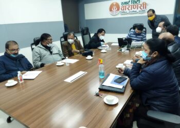 हेल्थ केयर और फ्रंटलाइन वर्कर को वाराणसी के डीएम ने दिए दिशा-निर्देश
