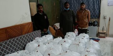 ट्रक में धान की भूसी के नीचे था साढ़े पांच क्विंटल गांजा