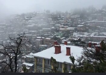 केदारनाथ में जमा हुई 14 फीट तक बर्फ, गांवों के जनजीवन पर असर