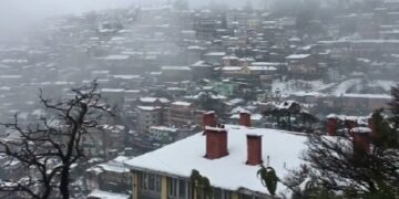 केदारनाथ में जमा हुई 14 फीट तक बर्फ, गांवों के जनजीवन पर असर