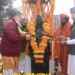 वाराणसी में वैदिक मंत्रों, 23 किलो का फूलों का हार, 125 लड्डू एवं 125 दीपों के साथ की गई नेताजी सुभाष की आराधना