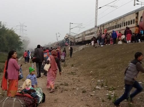 ट्रेन हादसा : पश्चिम बंगाल के दोमोहानी के पास गुवाहाटी-बीकानेर एक्सप्रेस के डिब्बे पटरी से उतरे, तीन की मौत, कई घायल