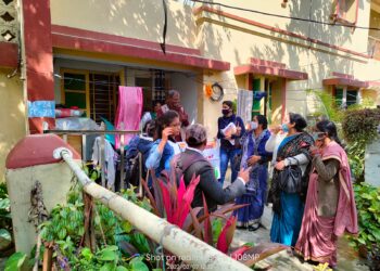 काशी हिन्दू विश्वविद्यालय में मतदाताओं को जागरूक करने के लिए डोर टू डोर अभियान चलाया गया