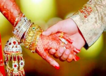 वाराणसी के चोलापुर थाने में प्रेमी प्रेमिका की हुई शादी, रात को हुई थी पंचायत