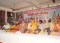 संतों पर लाठी चलाने वाली नहीं, संतों का सम्मान करने वाली सरकार चाहिए