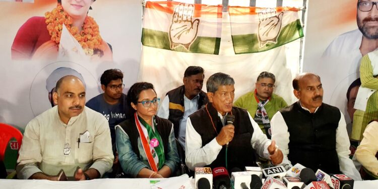 कांग्रेस अपनी मेहनत के बल पर उत्तर प्रदेश में करेगी सत्ता में वापसी : हरीश रावत