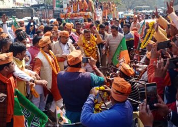 वाराणसी में 23 प्रत्याशियों ने किया नामांकन, राजनेताओं के लिए सोमवार का दिन रहा विशेष