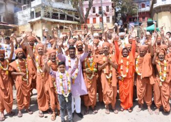 काशी विश्वनाथ धाम देख गुजरात की संत मण्डली चकित, मन मुदित