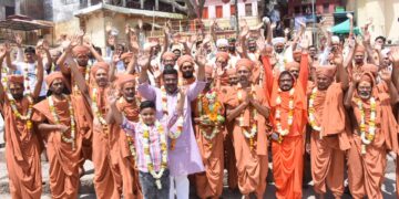 काशी विश्वनाथ धाम देख गुजरात की संत मण्डली चकित, मन मुदित