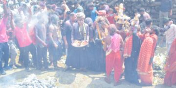 वाराणसी में मणिकर्णिका घाट पर खेली गई चिता भस्‍म होली