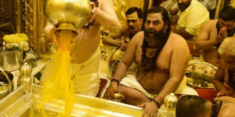 शिवरात्रि पर काशी बम-बम, दर्शन-पूजन के साथ ही शिव बारात की बहार