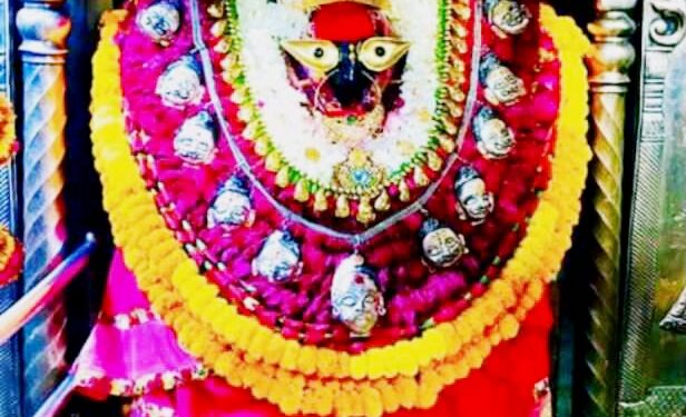 चैत्र नवरात्र में मां विंध्यवासिनी के चरण स्पर्श पर रोक