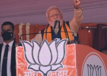 स्वार्थ की राजनीति के रंग में रंगे परिवारवादियों को पसंद नहीं राष्ट्रनीति: पीएम नरेंद्र मोदी