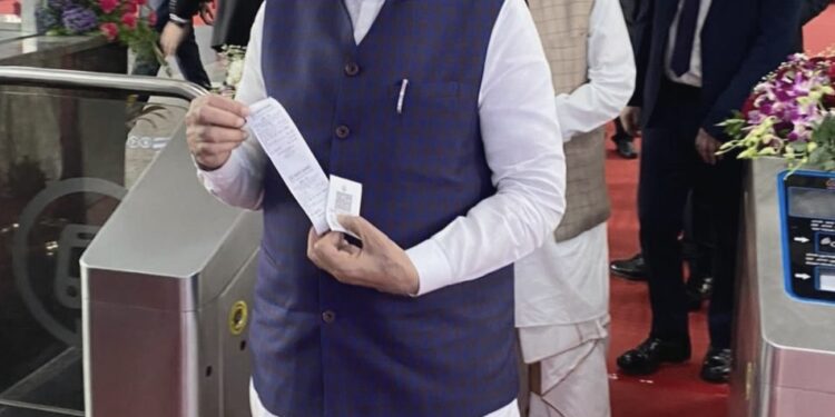 मेट्रो रेल समेत सार्वजनिक परिवहन व्यवस्था में सुधार पर ध्यान केंद्रित कर रहा है केंद्र : पीएम मोदी