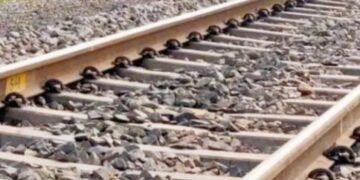 वाराणसी के राजातालाब स्टेशन के पास रेल लाइन पर मिला अज्ञात युवक-युवती का शव