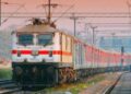 Holi Special Train: होली पर घर वापसी के लिए रेलवे चला रहा स्पेशल ट्रेन, आपके लिए सुविधाजनक