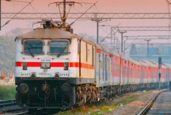 Holi Special Train: होली पर घर वापसी के लिए रेलवे चला रहा स्पेशल ट्रेन, आपके लिए सुविधाजनक