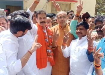 MLC elections in UP : गाजीपुर और मीरजापुर में सपा प्रत्याशियों ने वापस लिया पर्चा, विशाल सिंह चंचल और विनीत सिंह का निर्विरोध जीत तय