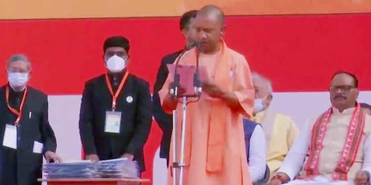 UP CM Yogi Adityanath Oath Ceremony : योगी ने दूसरी बार उत्तर प्रदेश के मुख्यमंत्री के रूप में शपथ ली, प्रधानमंत्री सहित तमाम लोग साक्षी बने