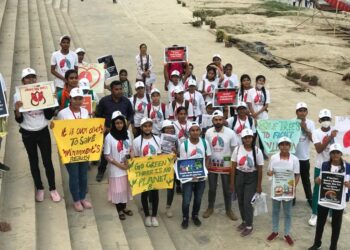 वाराणसी में घाट वॉक के जरिये घाटवासियों को वायु प्रदूषण के प्रति किया जागरूक