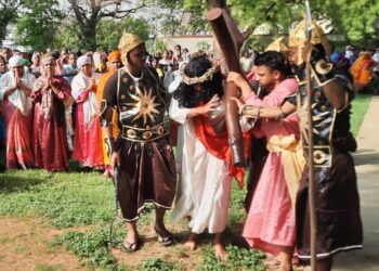 गुड फ्राइडे : निकली गई क्रूस यात्रा, चर्चों में की गई विशेष प्रार्थना का आयोजन