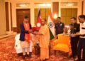 नेपाल के प्रधानमंत्री शेर बहादुर देउबा पत्‍नी व सीएम योगी संग किए मंदिरों के दर्शन