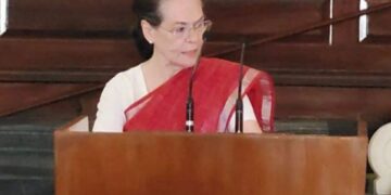 कांग्रेस का फिर से मजबूत होना इस लोकतंत्र और समाज के लिए जरूरी : सोनिया गांधी