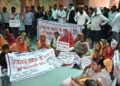 सस्ती और बेहतर स्वास्थ्य सेवाओं की मांग को लेकर वाराणसी के तहसील पर प्रदर्शन