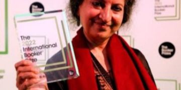 किसी हिंदी उपन्यास के लिए अंतरराष्ट्रीय बुकर पुरस्कार जीतने वाली पहली भारतीय लेखिका गीतांजलि श्री