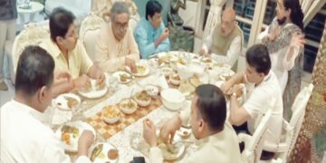 सौरव गांगुली के घर खाने पर पहुंचे गृह मंत्री अमित शाह, ममता बनर्जी बोलीं- उन्हें मिष्टी दही खिलाएं