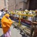 माहौल खराब करने की हुई कोशिश, वाराणसी के ज्ञानवापी रोड पर नमाज पढ़ने लगी महिला