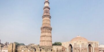 दिल्ली की कुव्वत-उल-इस्लाम मस्जिद पर भी विवाद, 27 हिंदू-जैन मंदिर तोड़कर बनाने का दावा