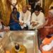वाराणसी में राष्ट्रपति रामनाथ कोविंद ने सपत्नीक किया बाबा विश्‍वनाथ का दुग्धाभिषेक