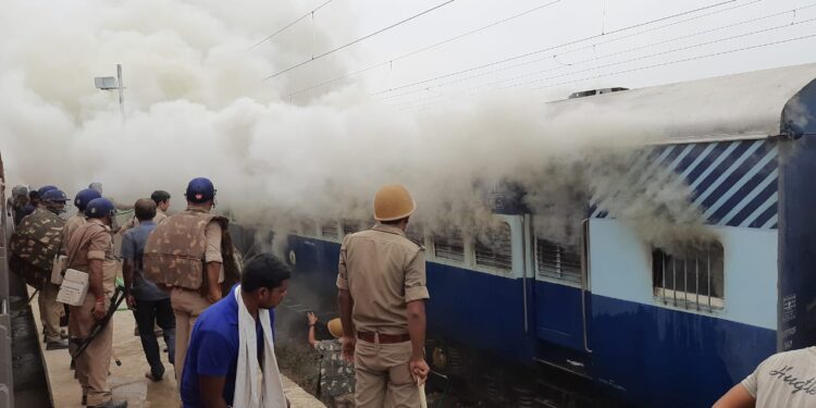 अग्निपथ योजना के विरोध में प्रदर्शन: अब तक 200 ट्रेनों का परिचालन प्रभावित और 35 ट्रेन निरस्‍त