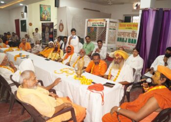 वाराणसी ज्ञानवापी प्रकरण : काशी के संतों ने कहा- स्वयंभू ज्योतिर्लिंग की पूजा और दर्शन की तत्काल अनुमति मिले