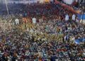 रामनगर रामलीला में श्रीराम के राज्याभिषेक की आरती देखने उमड़ी लाखों भक्‍तों की भीड़