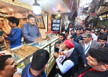 Akhilesh Yadav visit to Varanasi