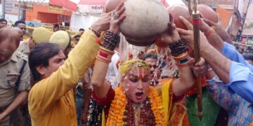Kinnar Mahamandaleshwar Hemangi