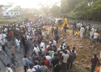 Road accident in Mau
