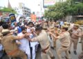 युवा कांग्रेस कार्यकर्ताओं ने नीट व यूजीसी नेट परीक्षा में गड़बड़ी को लेकर बोला हल्ला